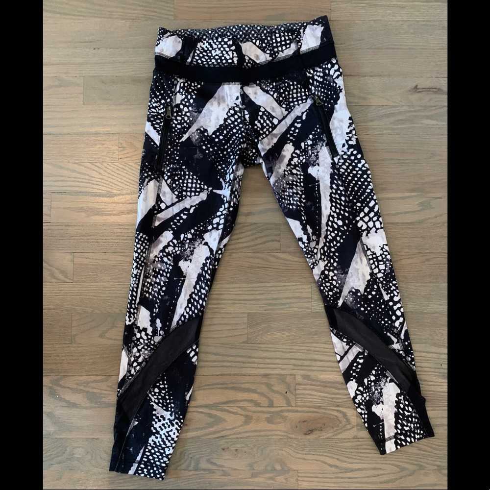 Lululemon leggings size 6 with mesh